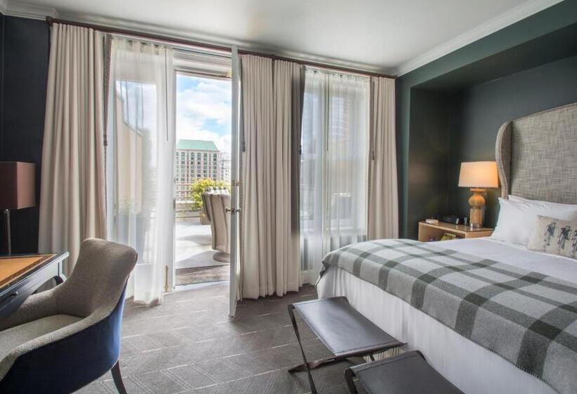 キングサイドベッドのスタンダードワンルーム, Sentinel