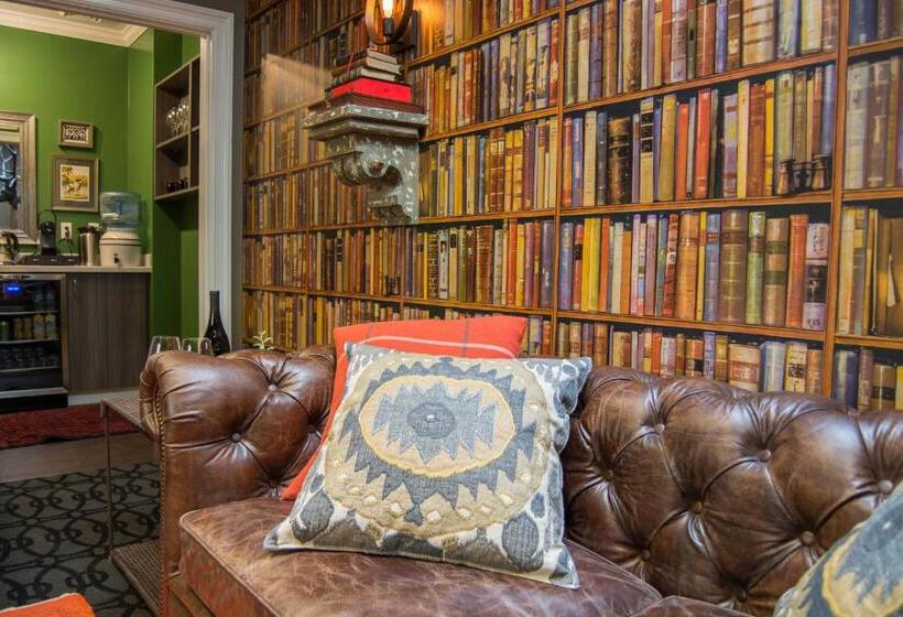 キングサイドベッドのスタンダードワンルーム, Sentinel