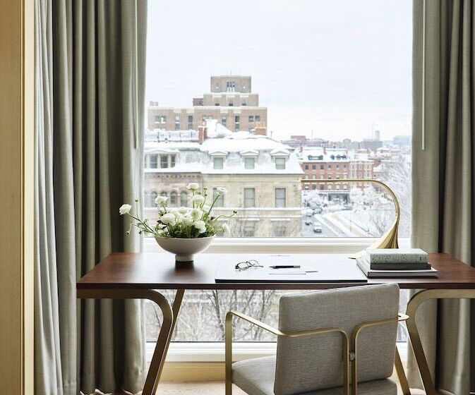 스위트, The Newbury Boston