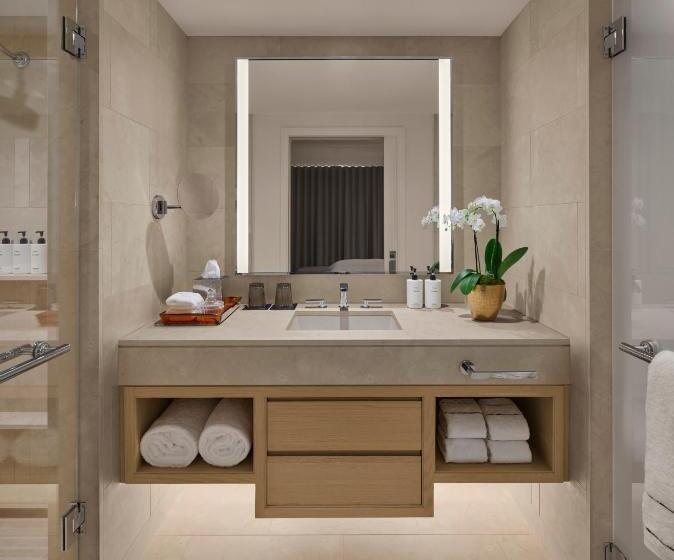 キングサイズベッドのスタンダードルーム, The Newbury Boston