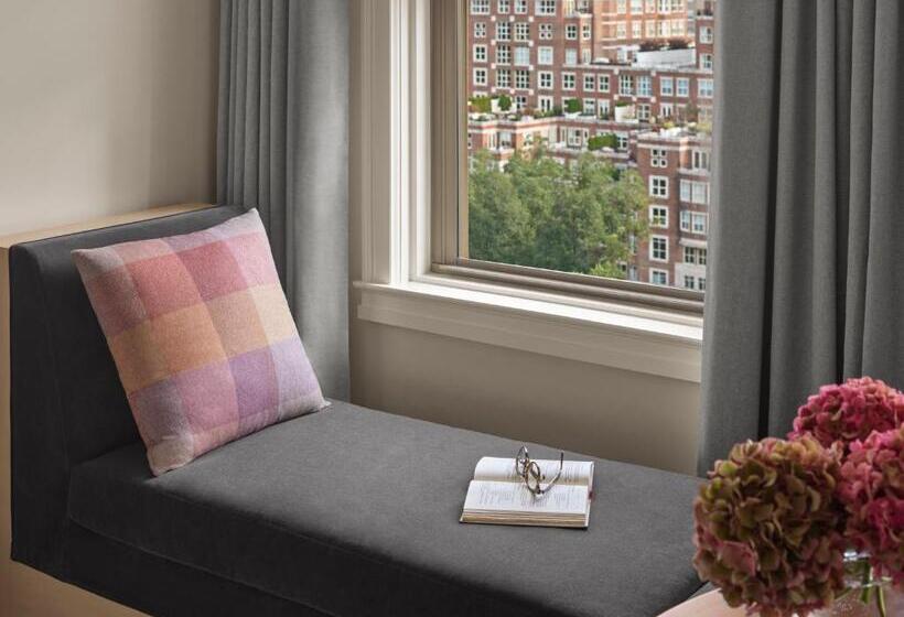 身障者適用キングサイズベッドルーム, The Newbury Boston