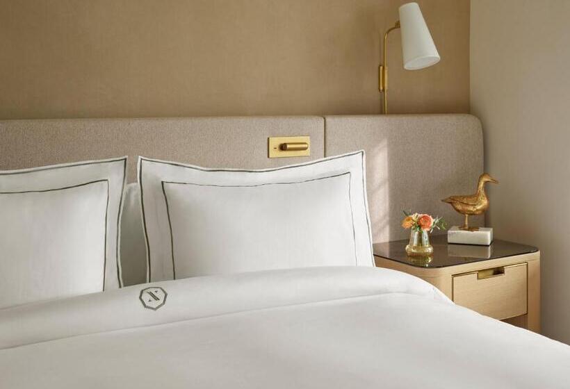 身障者適用スタンダードルーム, The Newbury Boston