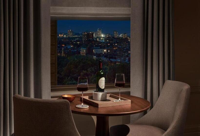 キングサイズベッドのスタンダードルーム, The Newbury Boston