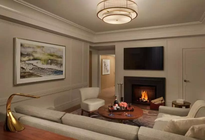 Deluxe Suite King Bed, The Newbury Boston