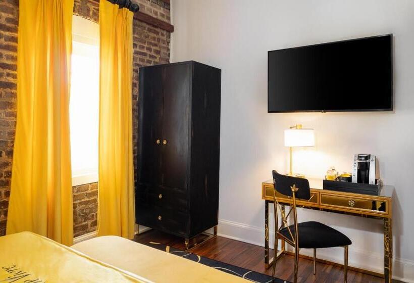 Standard Szoba Queen Size Bed, The Vendue, Downtown Art