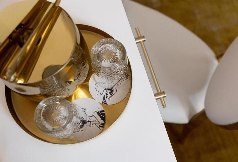 プレミアムルーム, The Vendue, Downtown Art