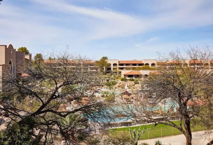 اتاق لوکس با چشم‌انداز استخر, The Westin La Paloma Resort & Spa