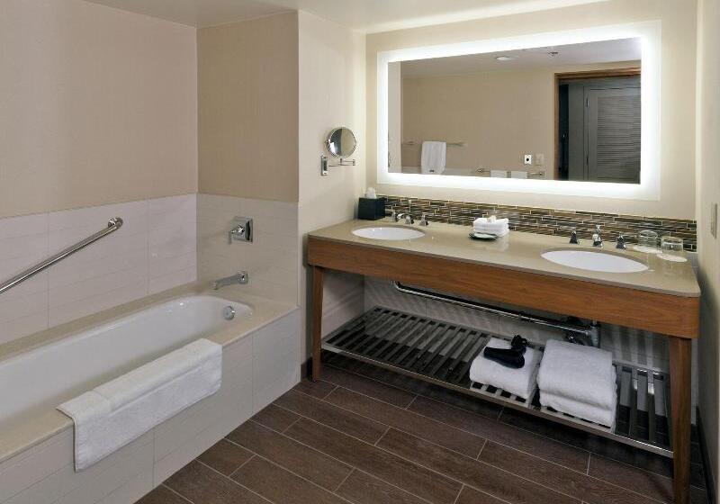 חדר דלוקס נוף בריכה, The Westin La Paloma Resort & Spa