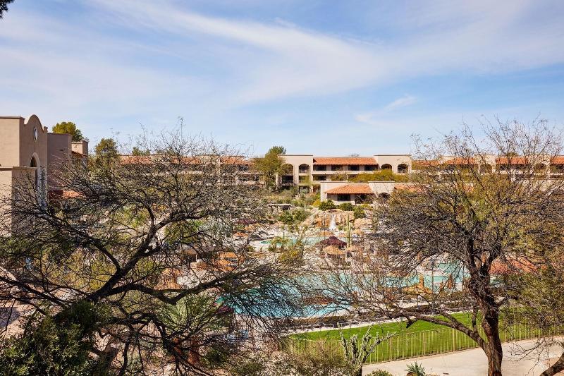 اتاق لوکس با چشمانداز استخر, The Westin La Paloma Resort & Spa