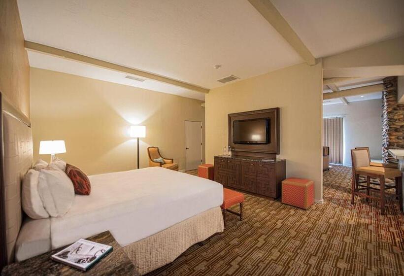 带大床的标准间, The Wigwam