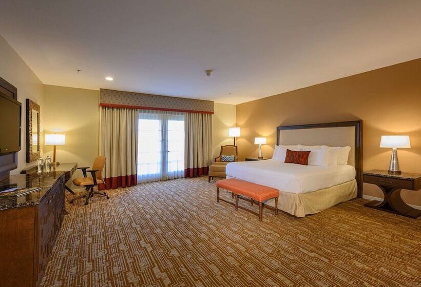 标准间, The Wigwam