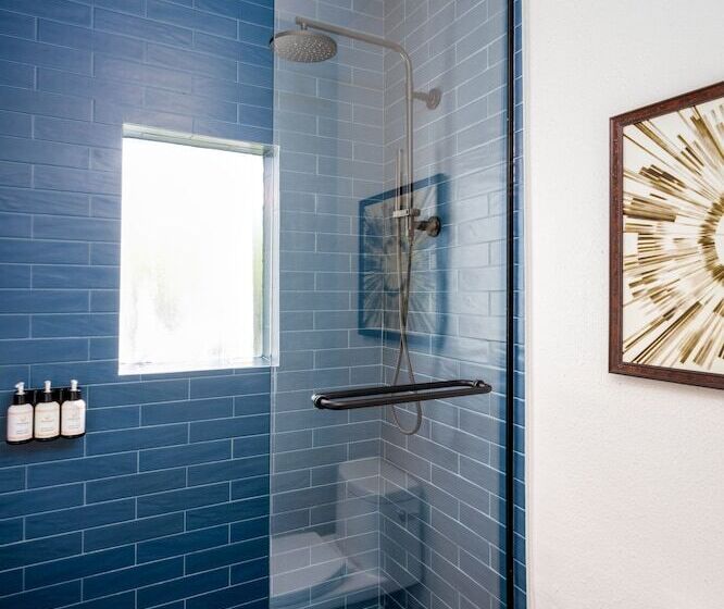 带大床的套房, The Wigwam