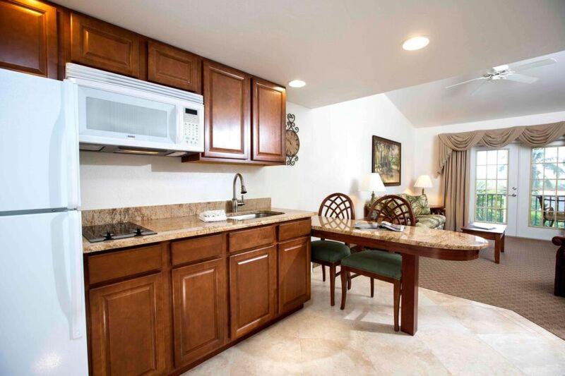 스위트 킹사이즈 침대, Tween Waters Island Resort & Spa