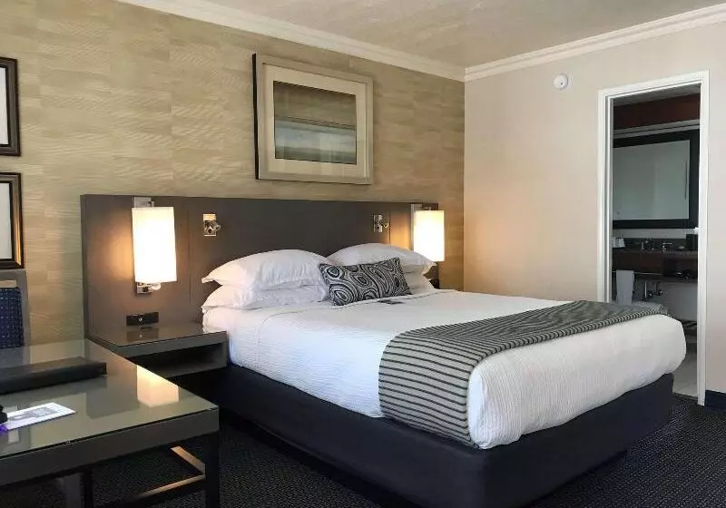 اتاق استاندارد با چشم‌انداز باغ, West Beach Inn, A Coast