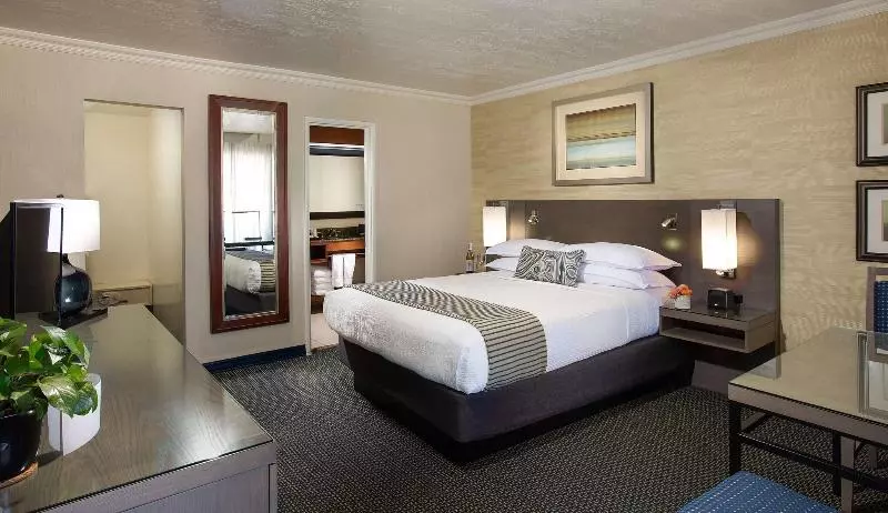 اتاق استاندارد با چشم‌انداز باغ, West Beach Inn, A Coast