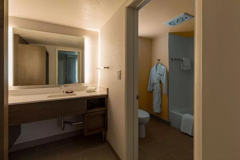 اتاق استاندارد با چشم‌انداز باغ, West Beach Inn, A Coast