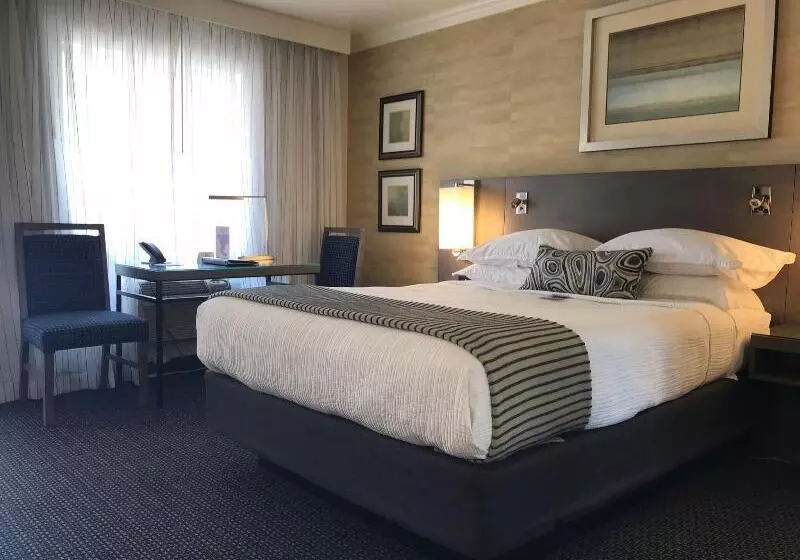 اتاق استاندارد با چشم‌انداز باغ, West Beach Inn, A Coast