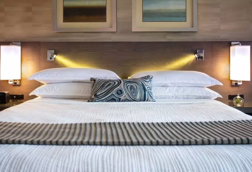 اتاق استاندارد با تخت دوبل و چشم‌انداز, West Beach Inn, A Coast