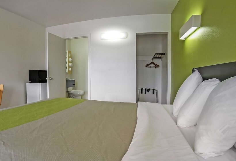 غرفة ديلوكس, Motel 6visalia, Ca