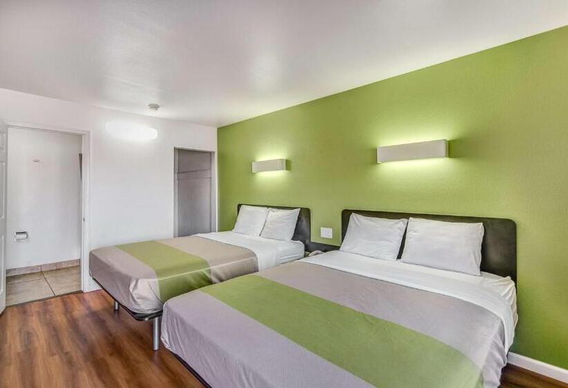 غرفة ديلوكس رباعية, Motel 6visalia, Ca