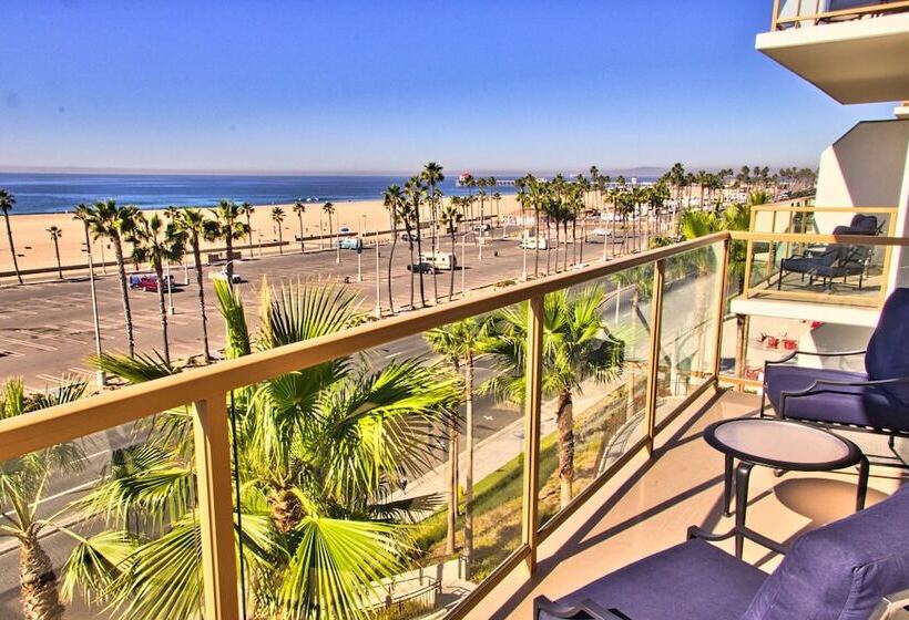 Студия Стандарт Двуспальная Кровать, The Waterfront Beach Resort, A Hilton