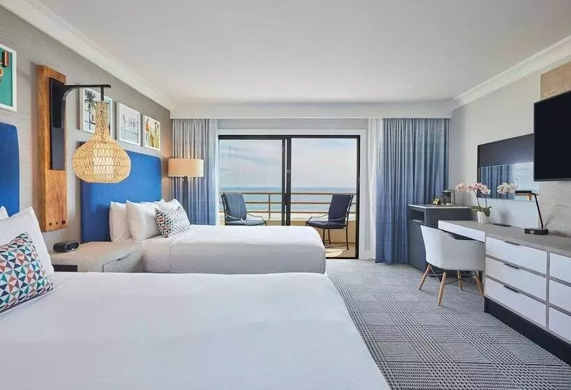 اتاق استاندارد با 2 تخت دوبل, The Waterfront Beach Resort, A Hilton