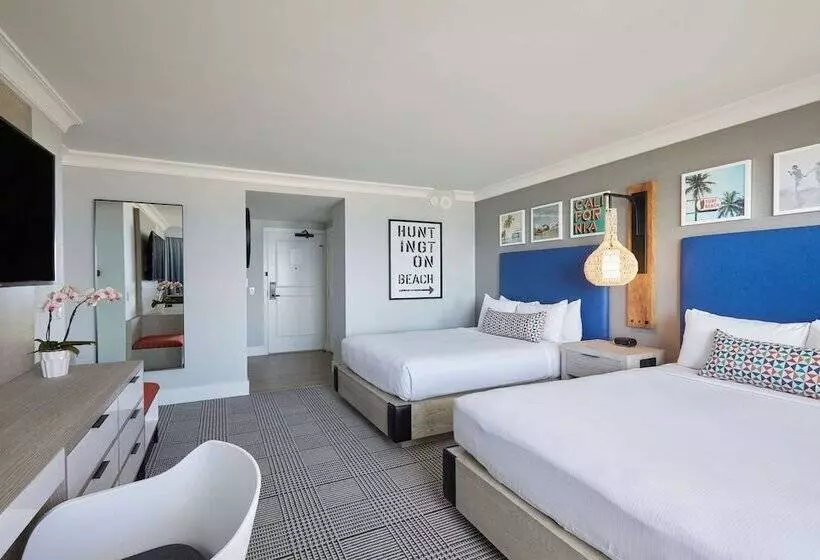 اتاق استاندارد با 2 تخت دوبل, The Waterfront Beach Resort, A Hilton
