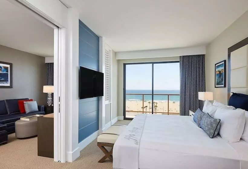 سوئیت برای معلولان, The Waterfront Beach Resort, A Hilton
