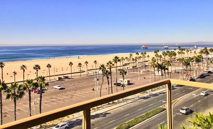 سوئیت برای معلولان, The Waterfront Beach Resort, A Hilton
