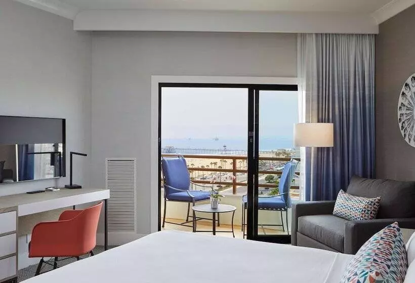 اتاق استاندارد با 2 تخت دوبل, The Waterfront Beach Resort, A Hilton