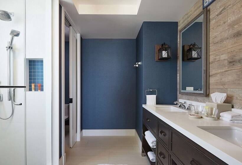 ２ダブルベッドのスタンダードルーム, The Waterfront Beach Resort, A Hilton