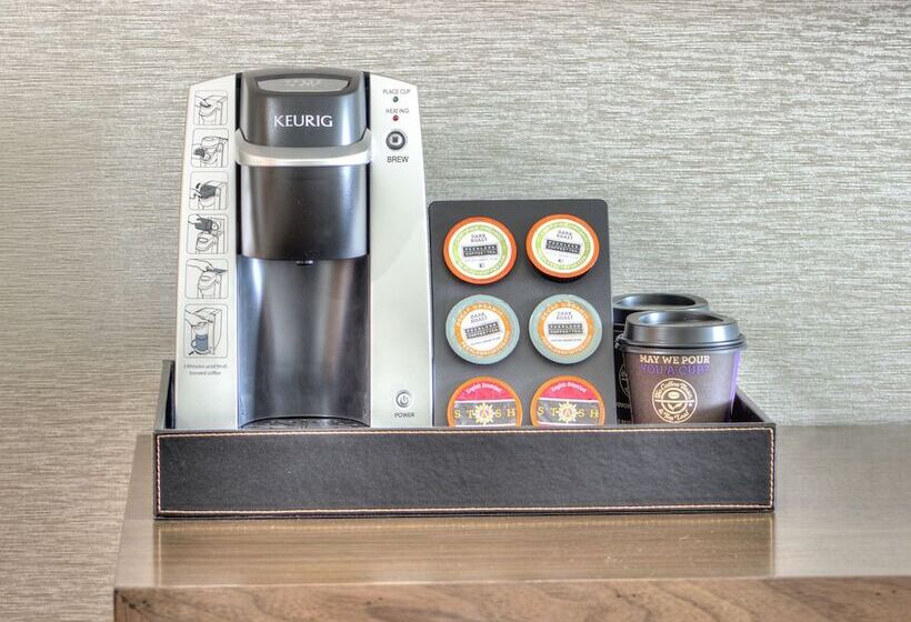 スイート, The Waterfront Beach Resort, A Hilton