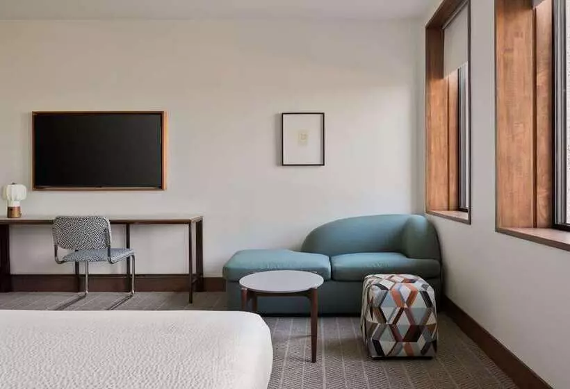 اتاق استاندارد با چشم‌انداز دریا, The Waterfront Beach Resort, A Hilton