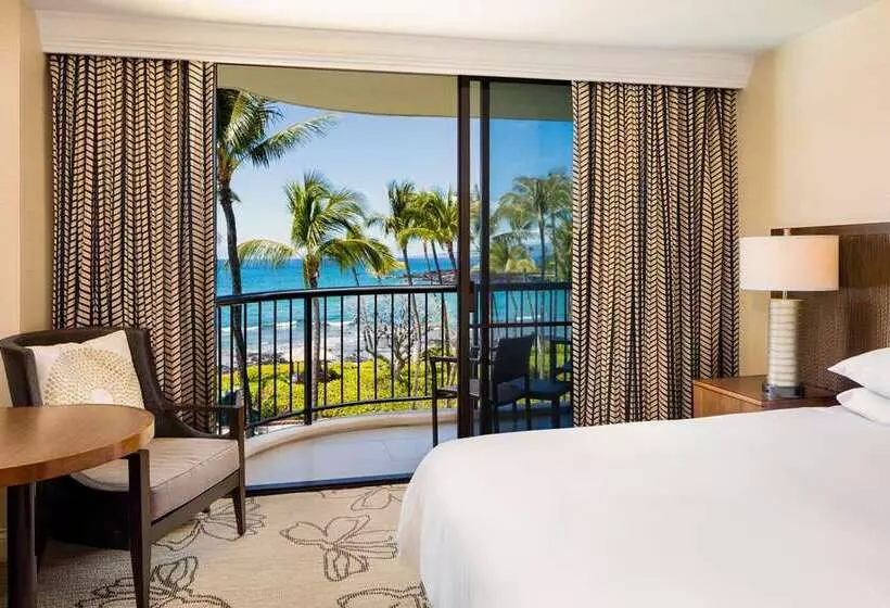 اتاق استاندارد با چشم‌انداز دریا, The Waterfront Beach Resort, A Hilton