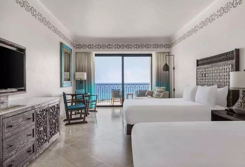 اتاق استاندارد با چشم‌انداز دریا, The Waterfront Beach Resort, A Hilton