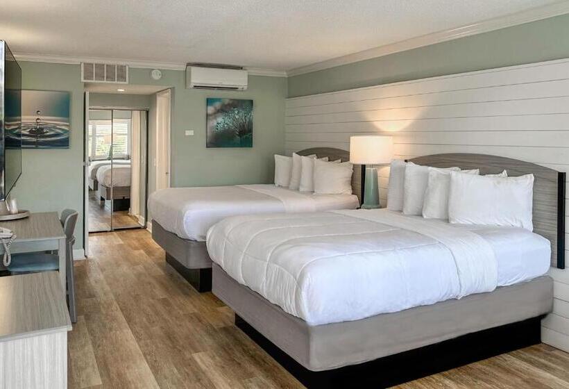 디럭스 룸, Thunderbird Beach Resort