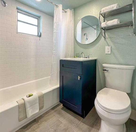 디럭스 룸, Thunderbird Beach Resort