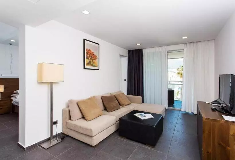اتاق سوپریور با چشم‌انداز دریا, Avala Resort & Villas