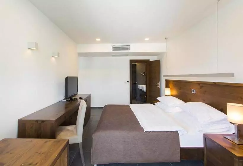 اتاق سوپریور, Avala Resort & Villas