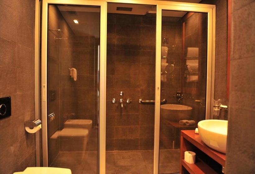 스위트, Avala Resort & Villas