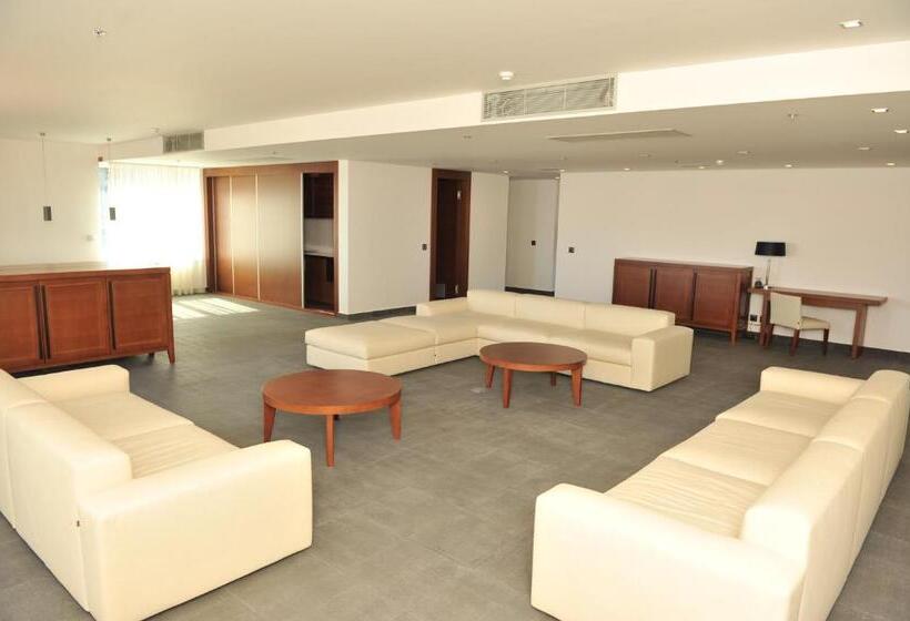 스위트, Avala Resort & Villas