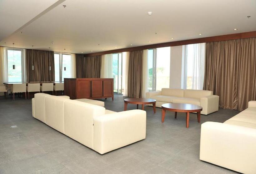 스위트, Avala Resort & Villas