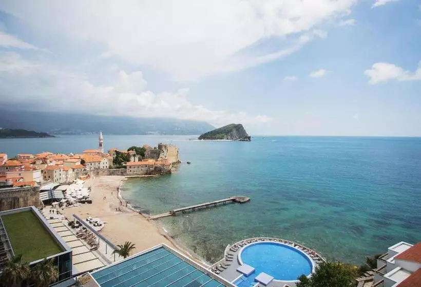 سوئیت پنت هاوس, Avala Resort & Villas