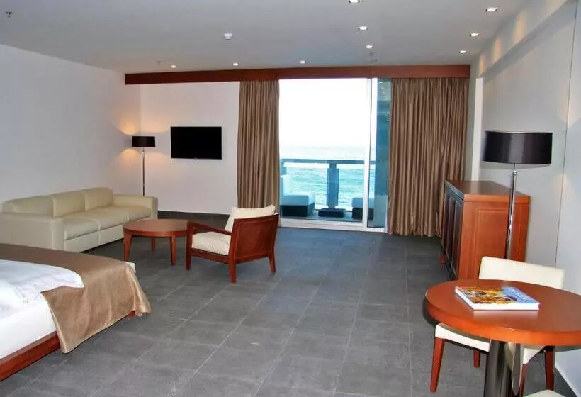 Deluxe Suite Sea View, Avala Resort & Villas