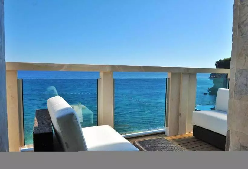 Deluxe Suite Sea View, Avala Resort & Villas