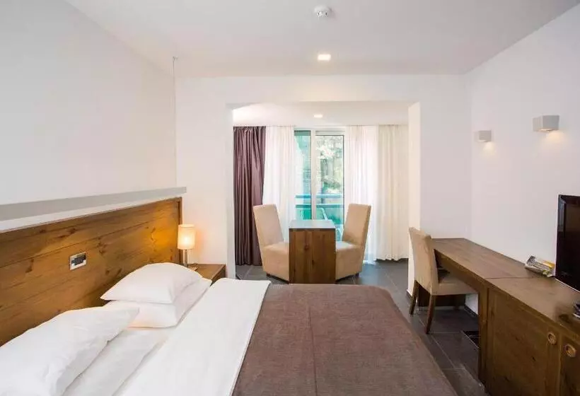 سوییت خانوادگی, Avala Resort & Villas