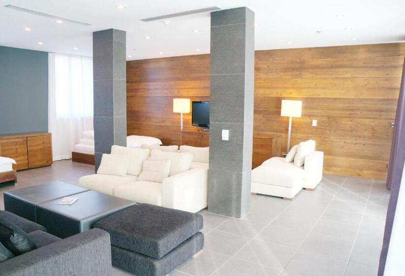 펜트하우스 스위트, Avala Resort & Villas