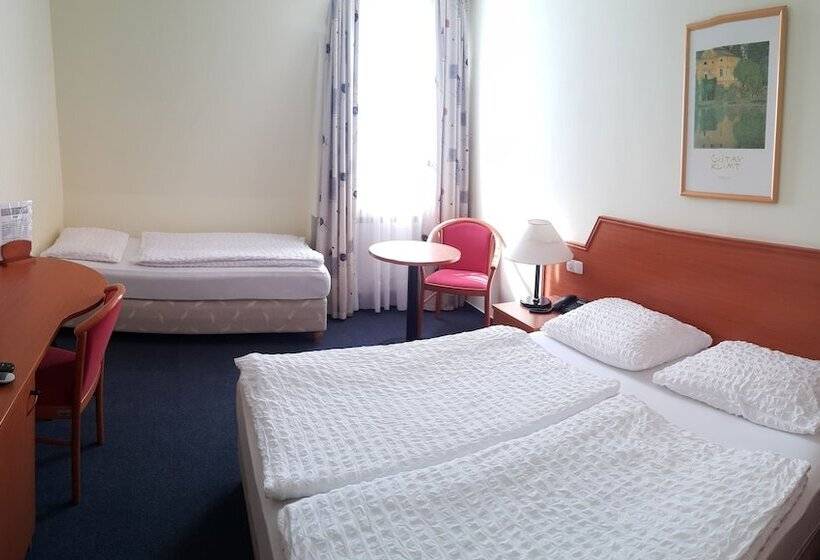 スタンダードトリプルルーム, Alpina