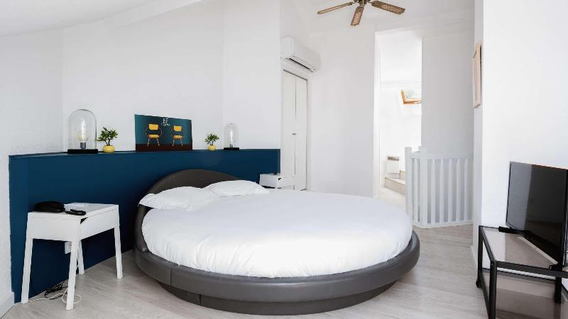 スタンダード4人部屋, Alpina