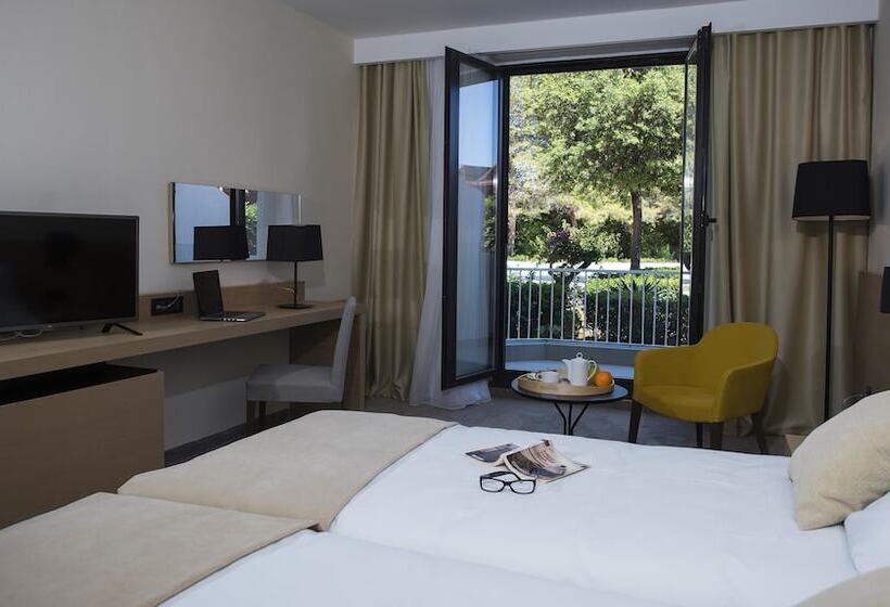 Comfort room with balcony, Aminess Liburna